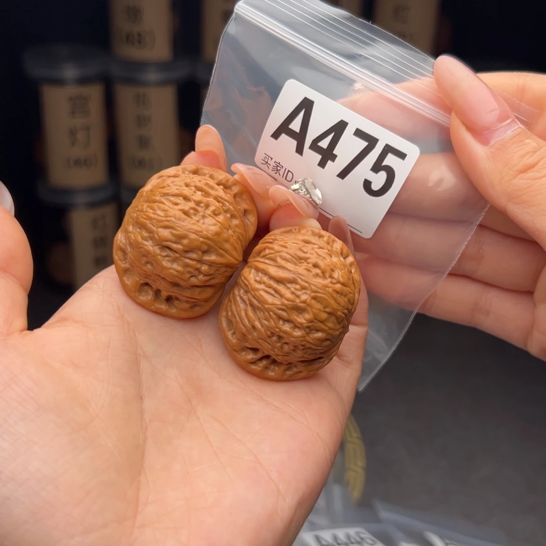 单***梁文玩核桃吊坠铁锤