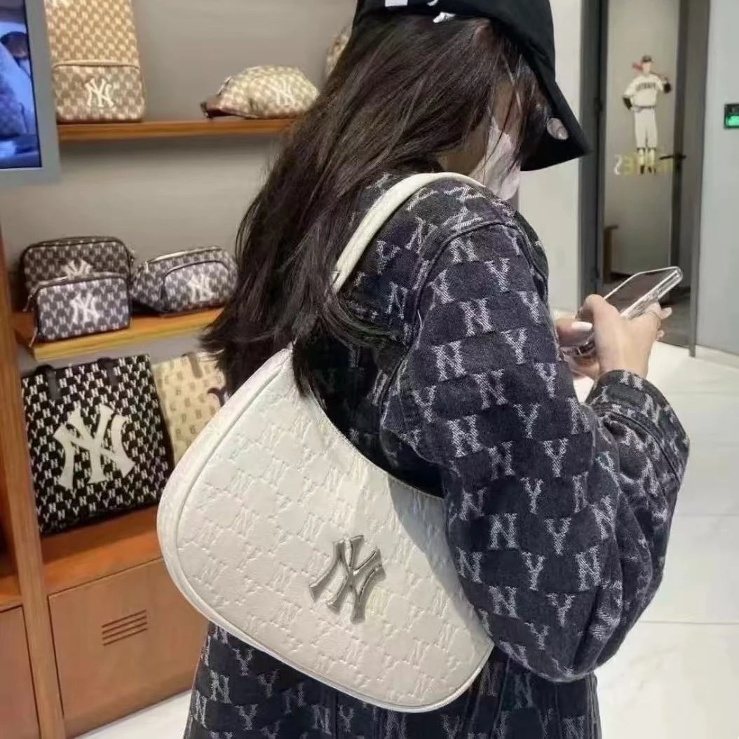 高品质MLB腋下包压纹满印NY大容量托特包手提帆布水桶包机车包女