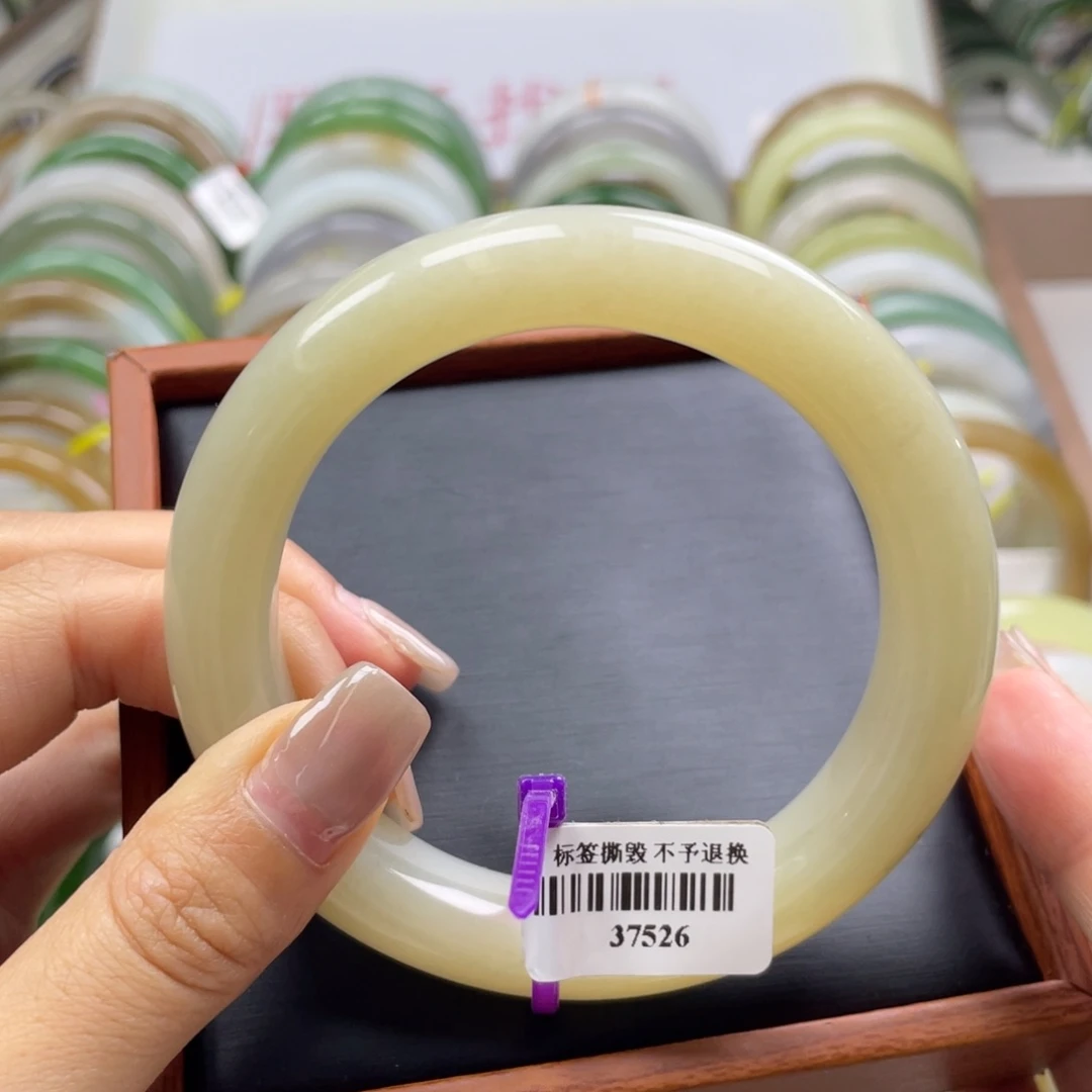 【闪购商品】和田玉手镯未镶嵌2