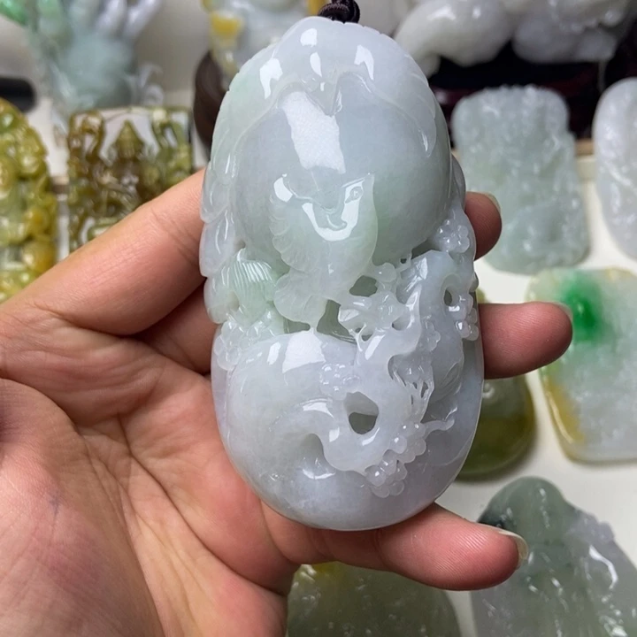 翡翠足银镶嵌把件双喜临门