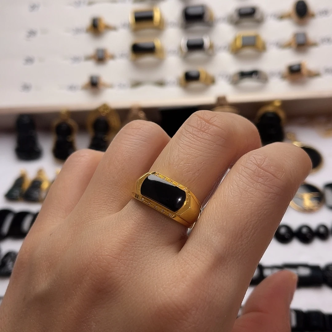 翡翠18K金镶嵌戒指翡翠