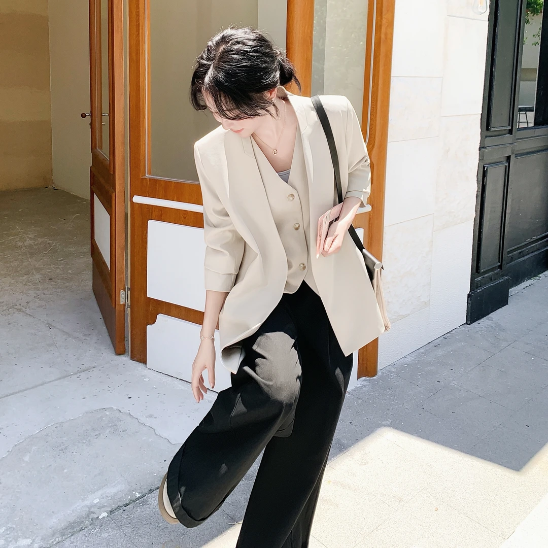 休闲风设计感百搭减龄上衣女秋季新款气质甜酷显瘦马甲西装两件套