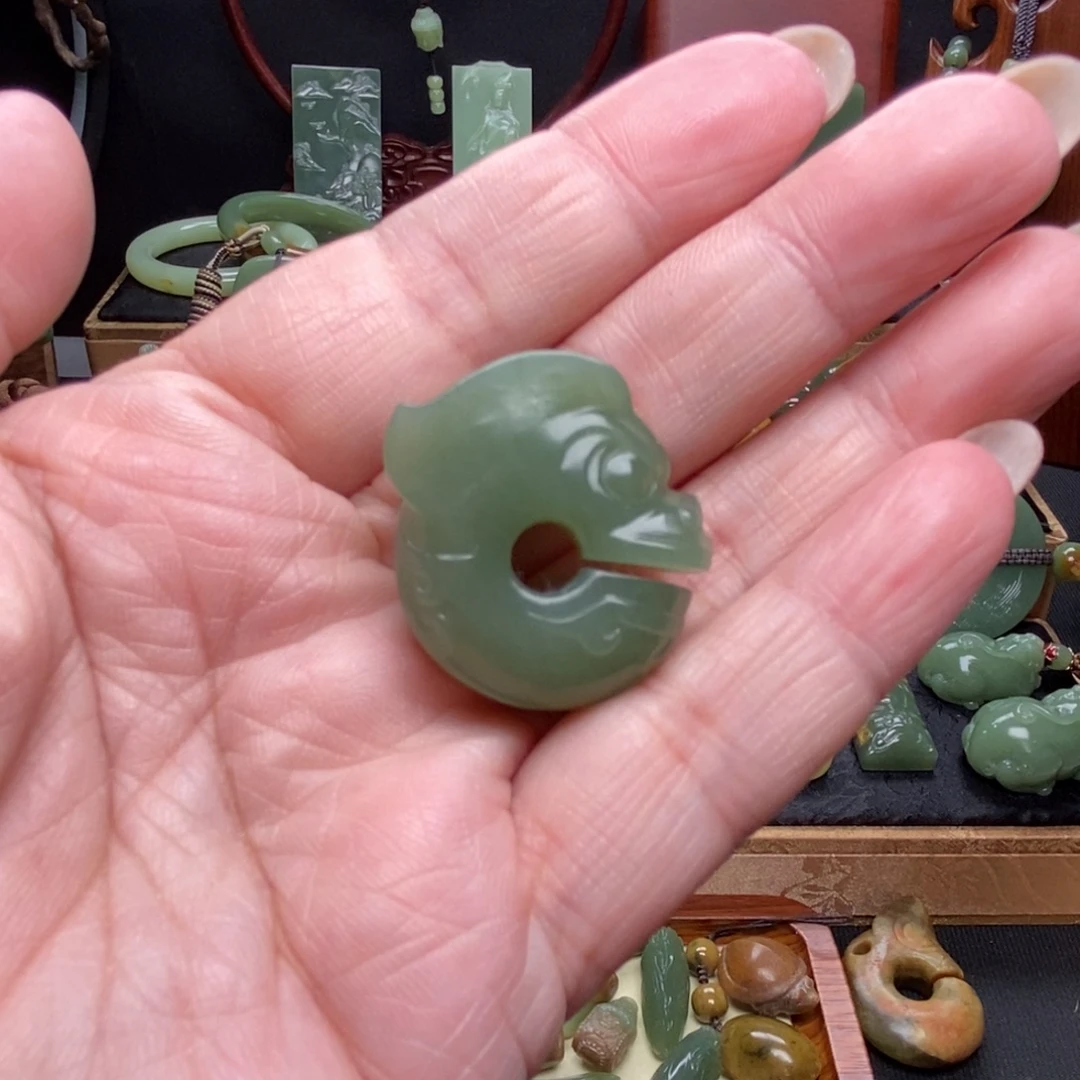 岫岩老玉（透闪石质玉）未镶嵌挂件