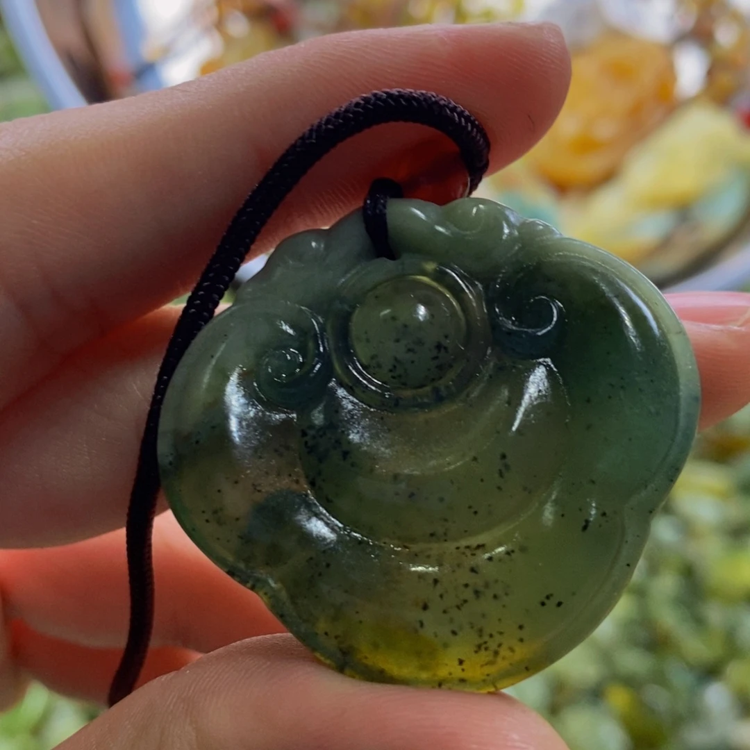 蛇纹石玉吊坠未镶嵌