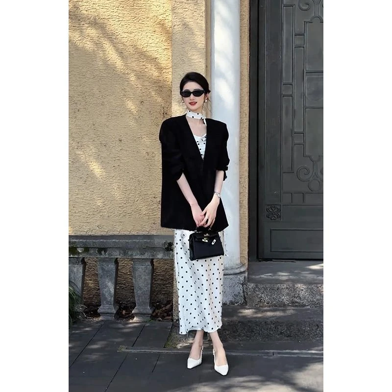 【丢丢】百搭领设计感轻奢宽松型轻职风西装波点连衣裙外套两件套装