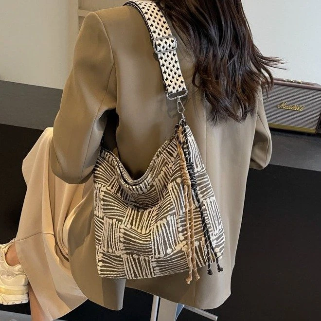 拉链女包拼接夏季单肩包菜篮子包hobo饼hobo饼干文艺女款夏季女包