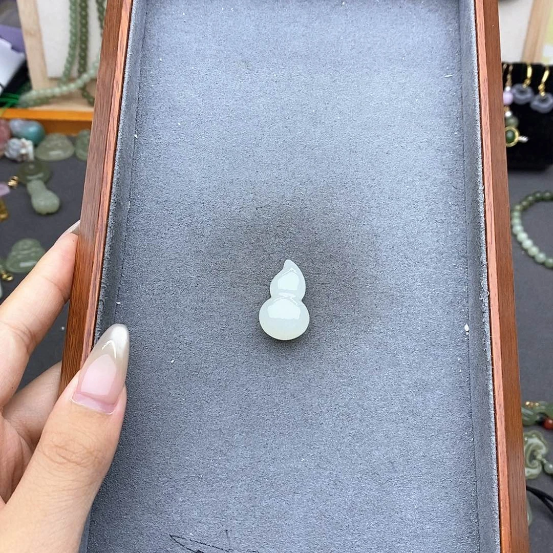 和田玉未镶嵌吊坠(不含链)
