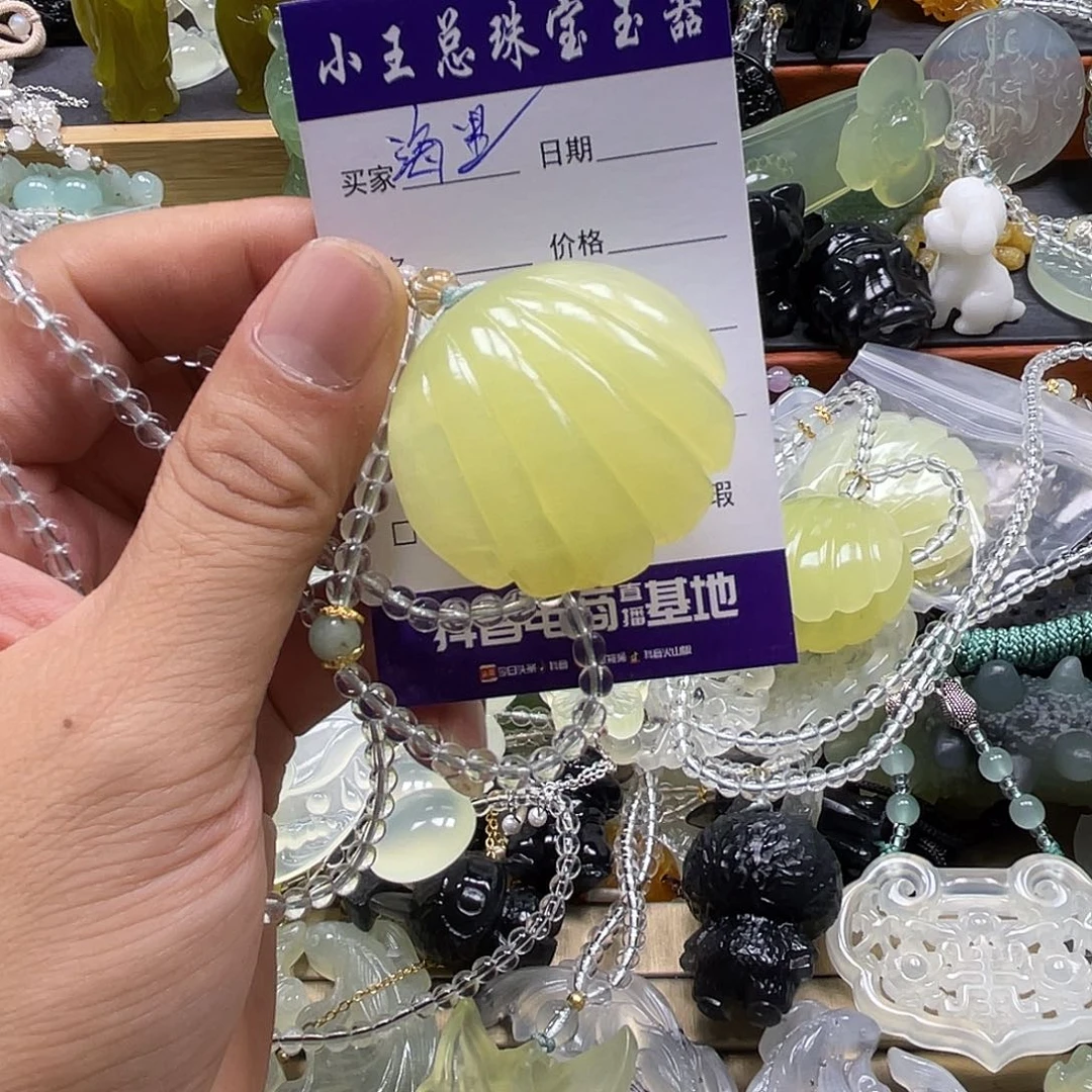 海***话未镶嵌蛇纹石玉颈饰