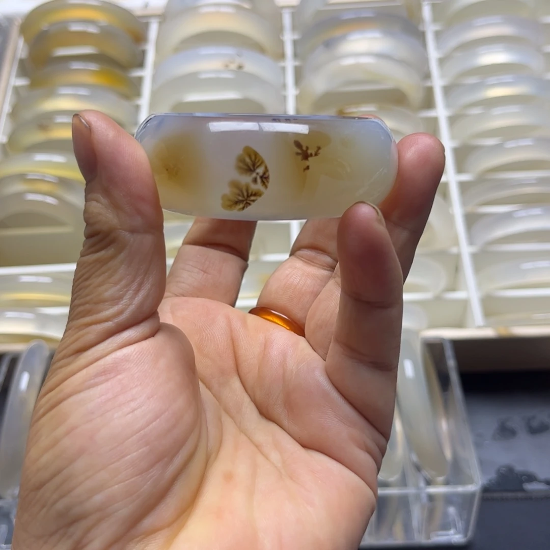 玛瑙/玉髓手镯未镶嵌