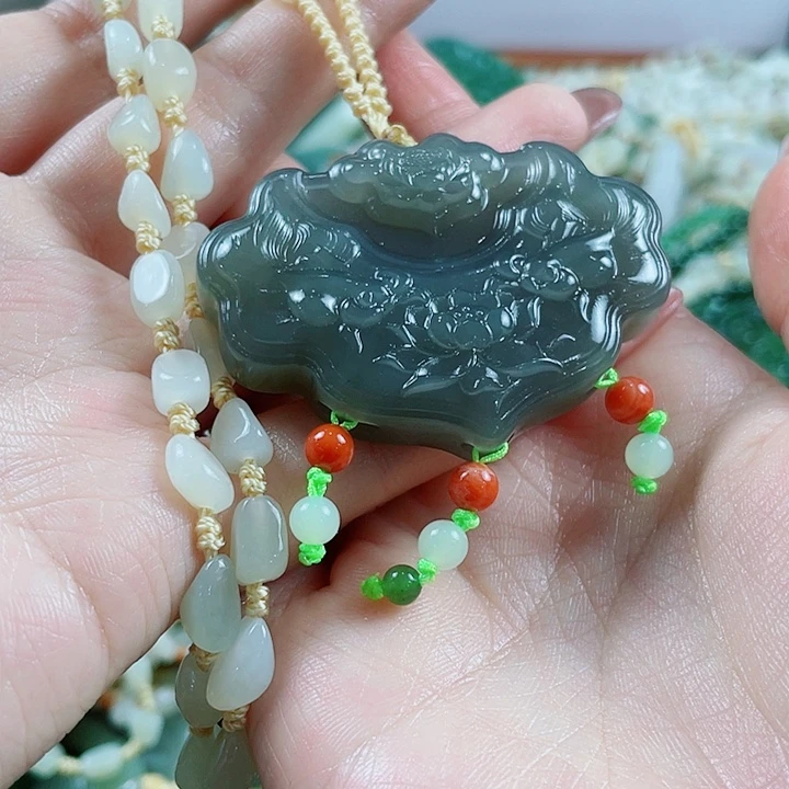 颈饰未镶嵌和田玉