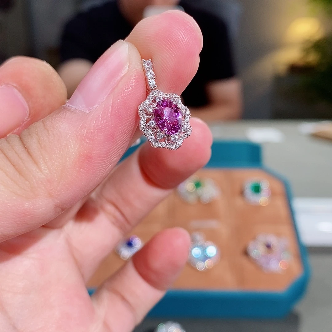 吊坠(不含链)彩色蓝宝石18K金镶嵌1.01ct