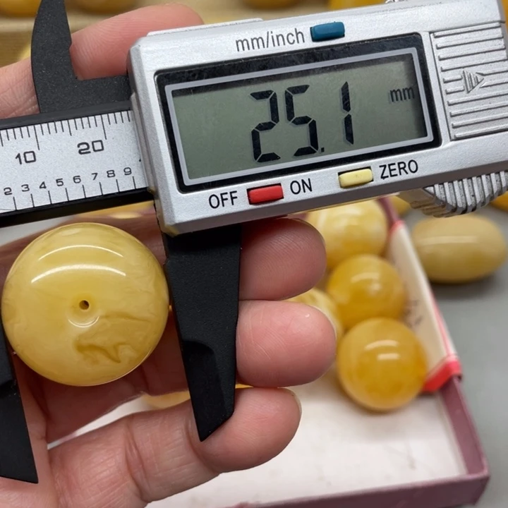 琥珀裸石未镶嵌蜜蜡