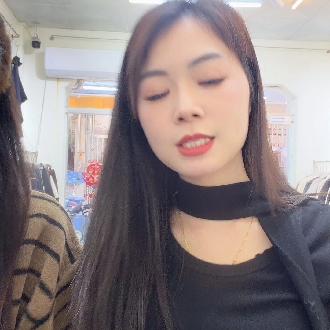 阿璇家黑色飘带上衣