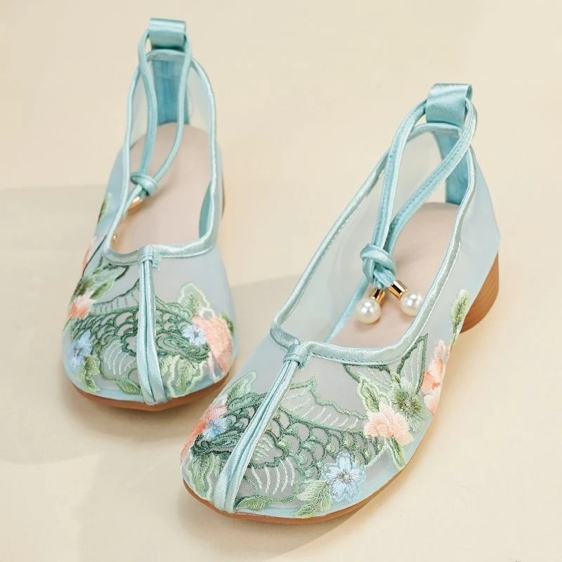 花绣夏季老北京布鞋女新款民族风透气网纱绣花鞋汉服外穿低跟布鞋