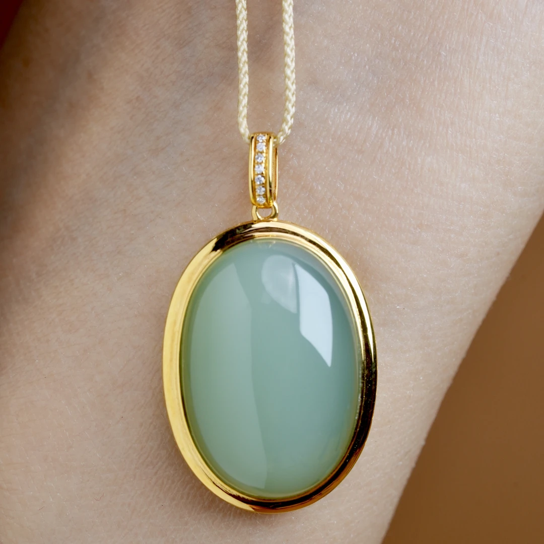 18k金镶嵌粉青蛋面挂件俄罗斯碧玉冰底无结构吊坠