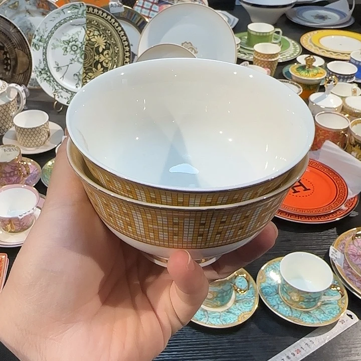 两个米饭碗米饭碗