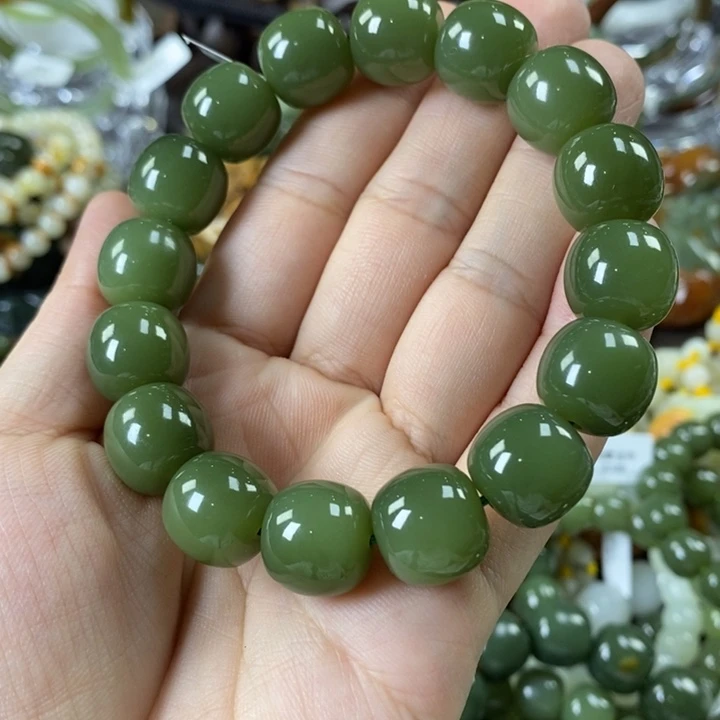透闪石质玉手串未镶嵌斯****游