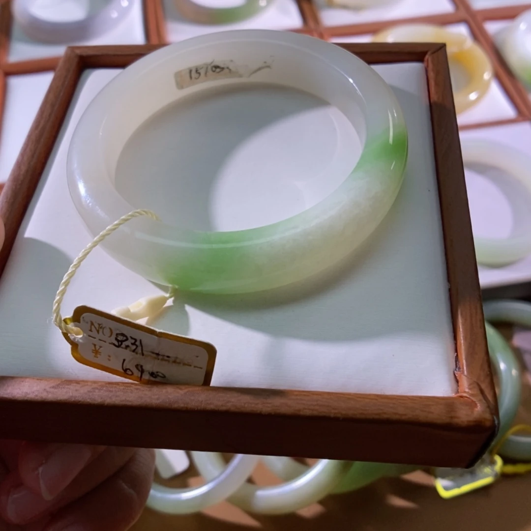 【闪购商品】未镶嵌手镯和田玉翠白手镯 高品低漏 正价9900