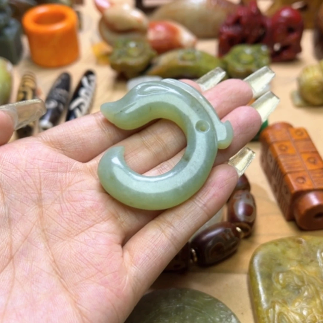 【闪购商品】蛇纹石玉颈饰未镶嵌