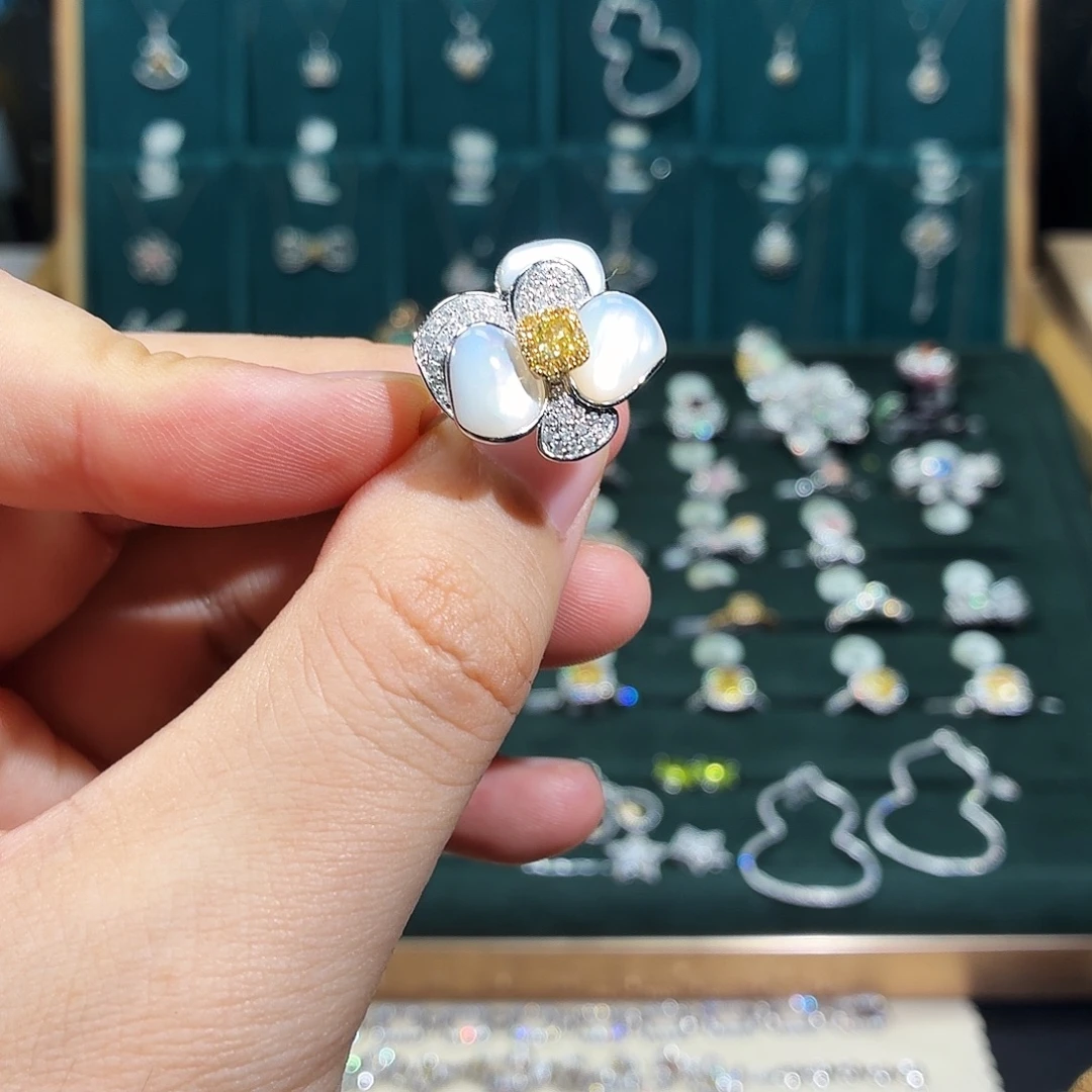 钻石18K金镶嵌戒指/指环