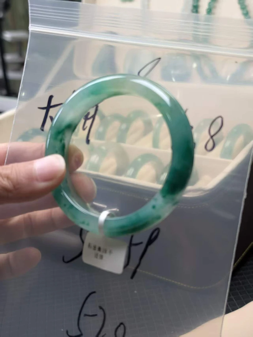 天然石英岩质玉（非洲翠）手镯8号58-59圈