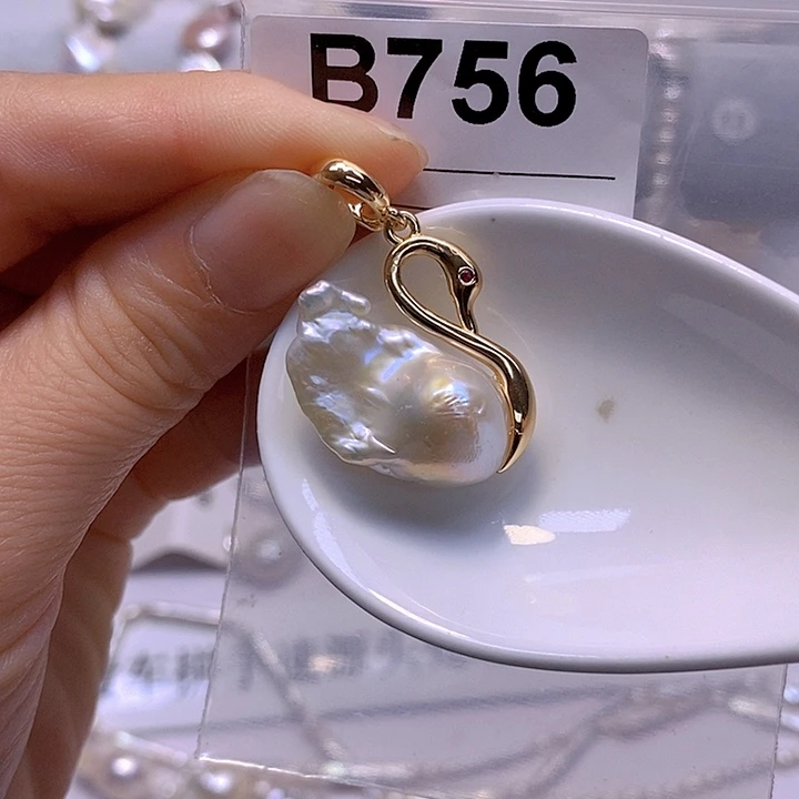 颈饰银S925镶嵌淡水珍珠