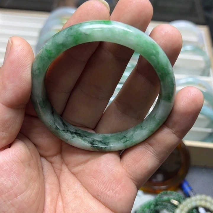 怀***心定制翡翠未镶嵌翡翠