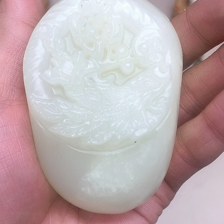 和田玉未镶嵌把件