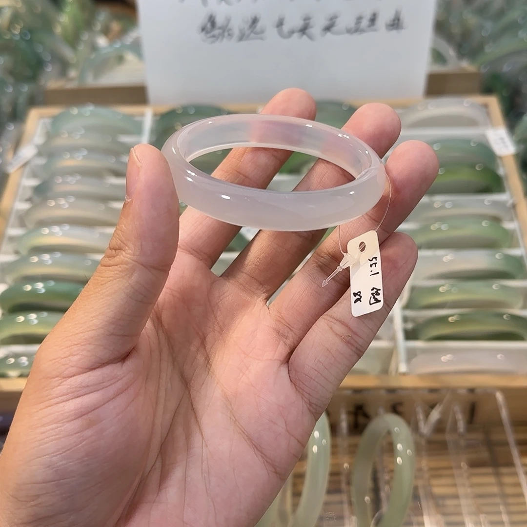玛瑙/玉髓未镶嵌手镯圈口55.1
