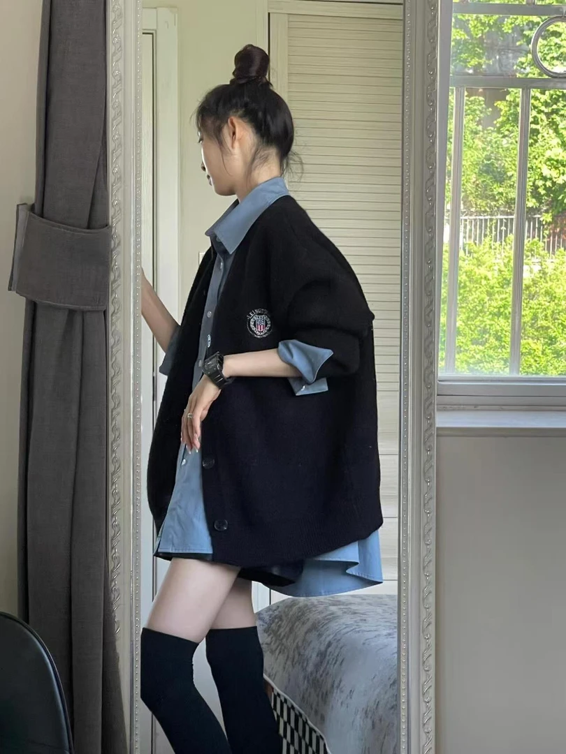 【摩登时代】黑色简约慵懒风V领针织开衫搭配蓝色衬衫高级港风套装