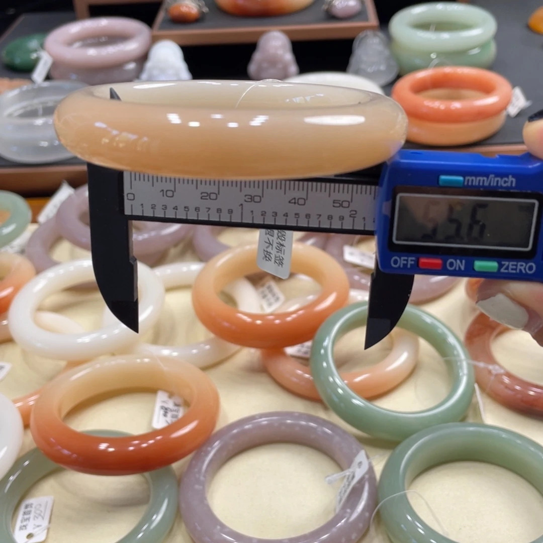 石英岩玉手镯未镶嵌