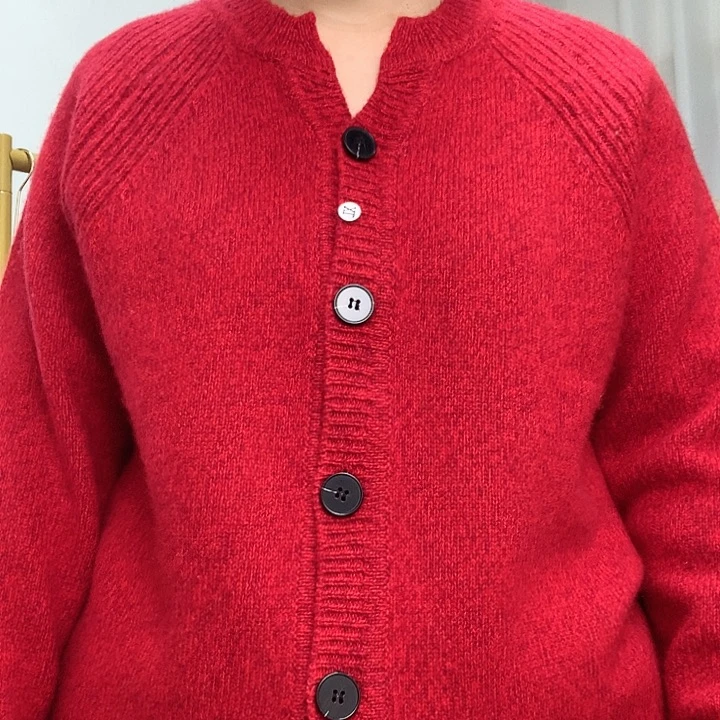 女士剪刀领开衫花纱红