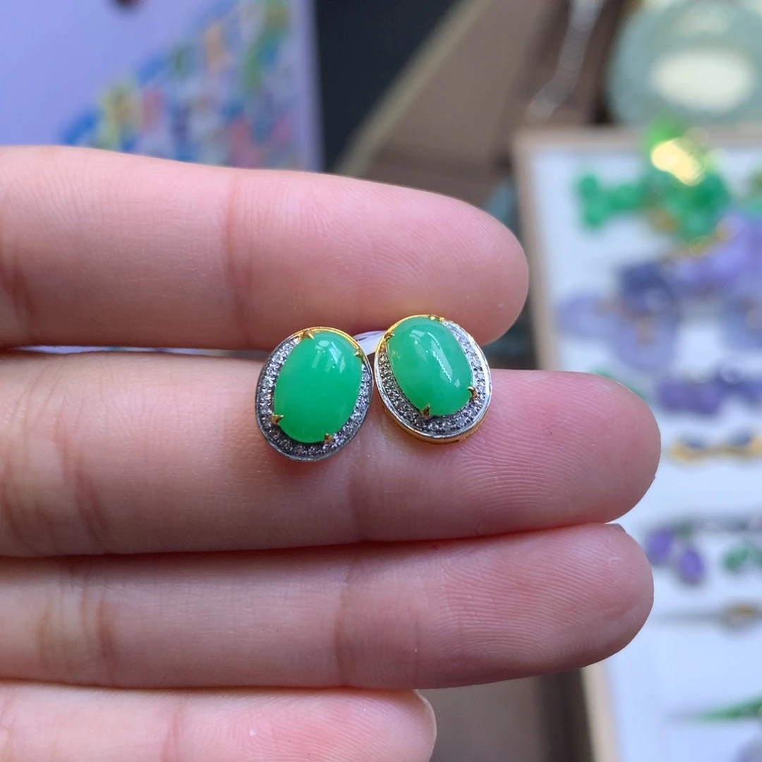 翡翠18K金镶嵌颈饰翡翠