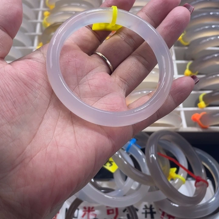 玛瑙/玉髓未镶嵌手镯