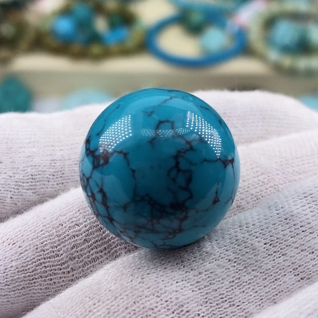 往***风绿松石未镶嵌珠宝奇石