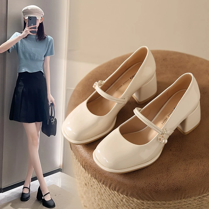 新款2025年气质温柔中跟软皮浅口粗跟防滑百搭2025今年流行鞋子