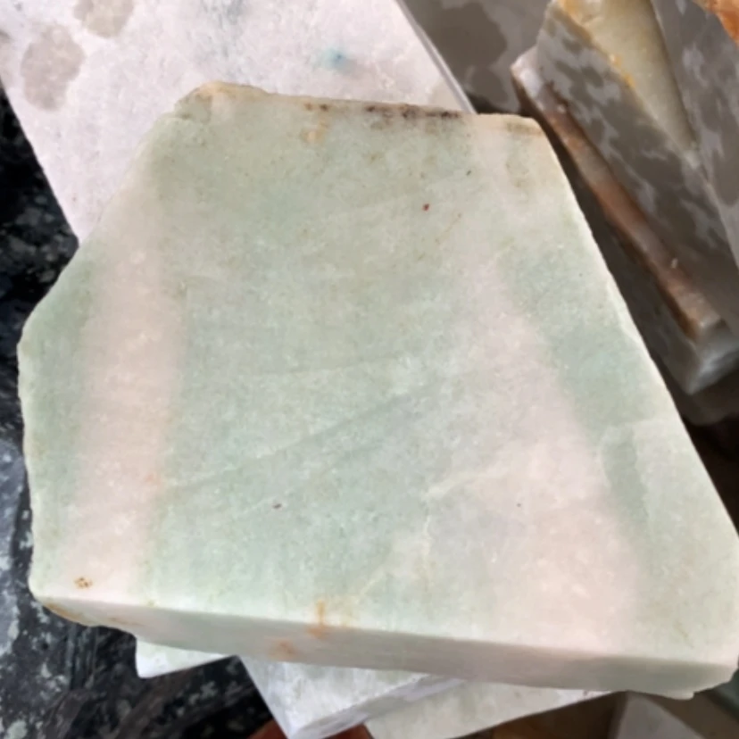 【闪购商品】未镶嵌手镯石英岩玉白飘苹果绿