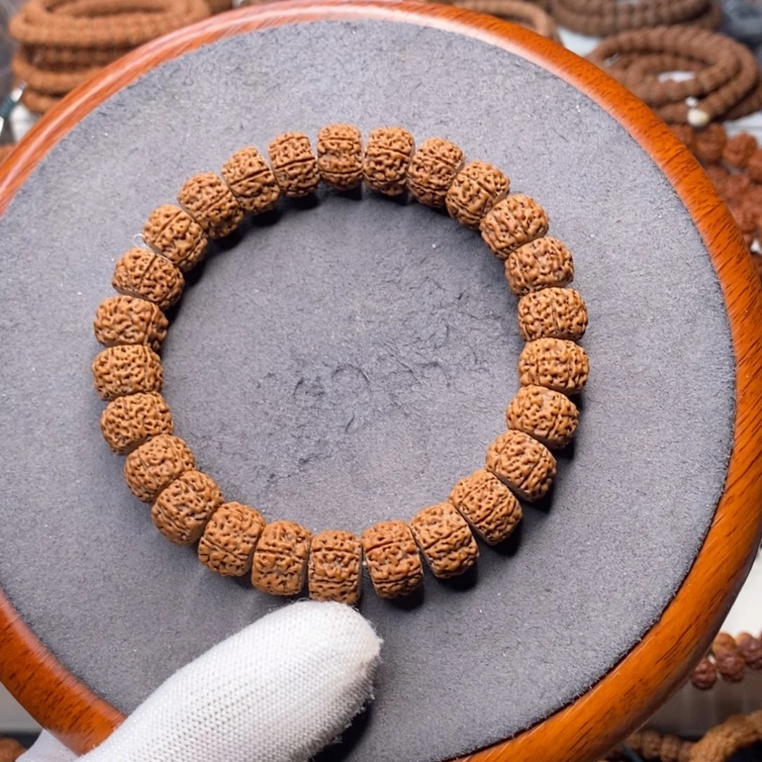 手串金刚菩提六瓣龙切满肉满纹盘龙，尺寸13.5