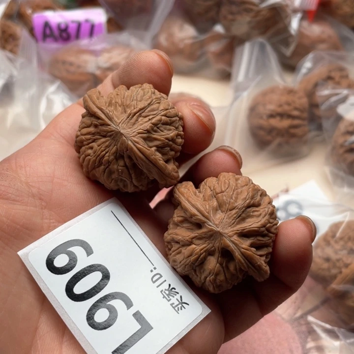 文玩核桃把件磨盘