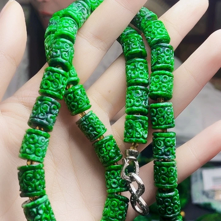 颈饰未镶嵌翡翠多样性