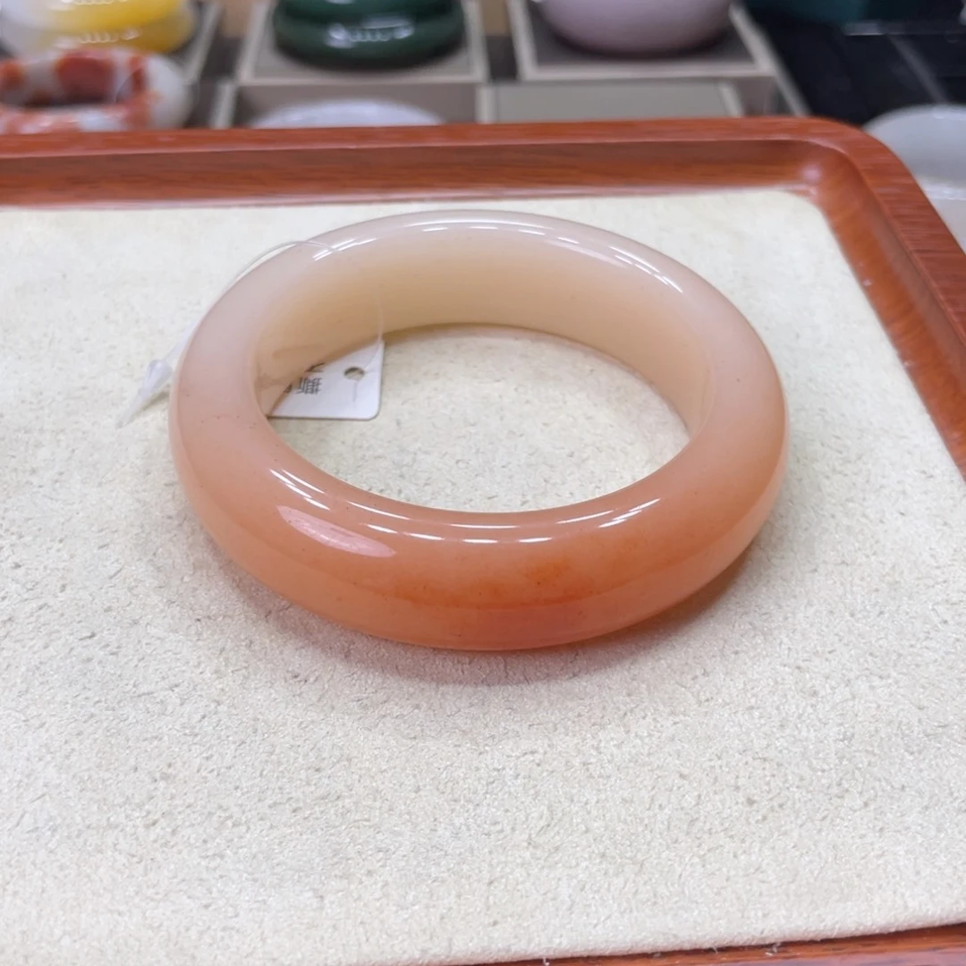 石英岩玉手镯未镶嵌顺**然