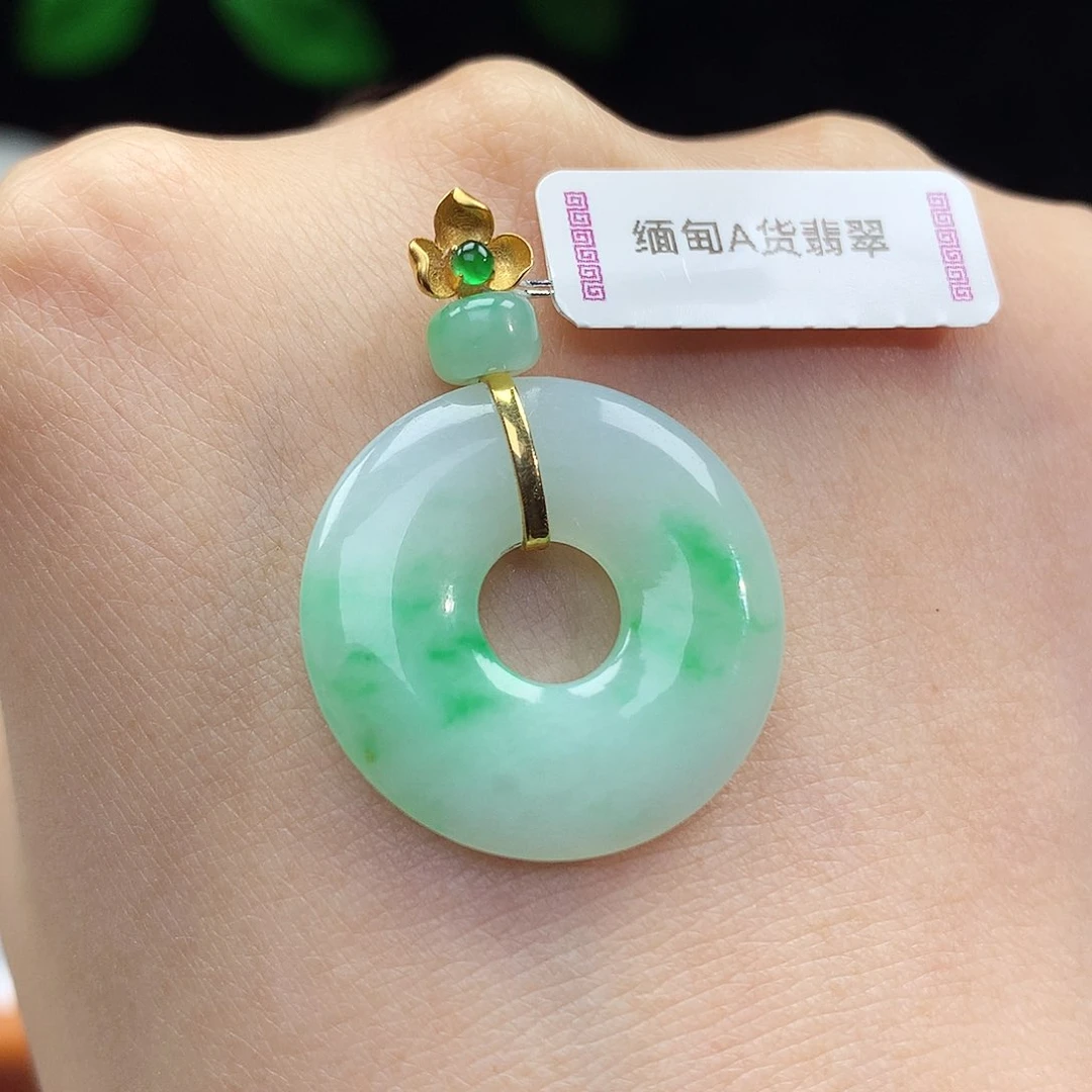 翡翠18K金镶嵌颈饰甜甜圈