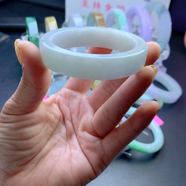 未镶嵌翡翠手镯定制翡翠