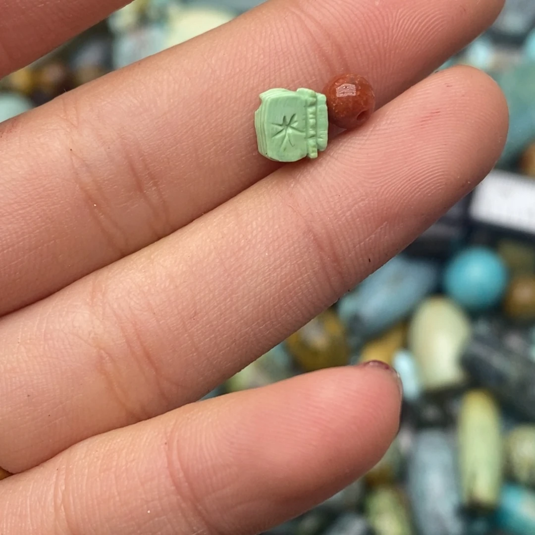 南红玛瑙未镶嵌珠宝奇石