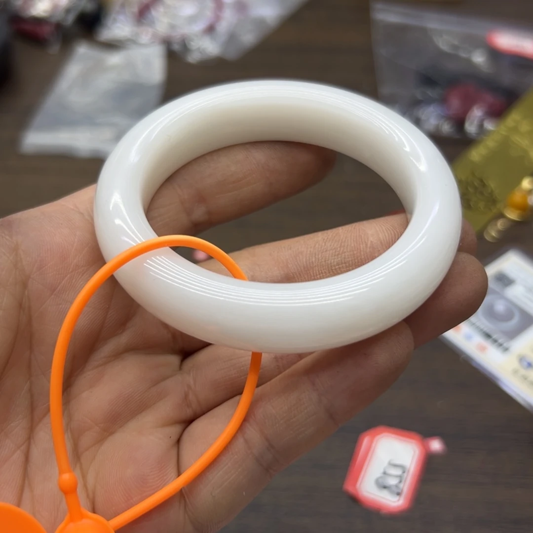 和田玉未镶嵌手镯55.2圈围1503瑕