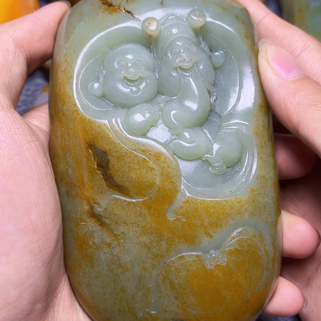 刘***生未镶嵌和田玉珠宝奇石