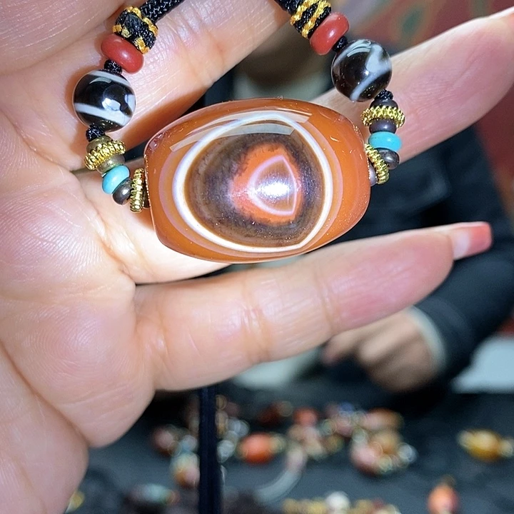 玛瑙/玉髓颈饰合金