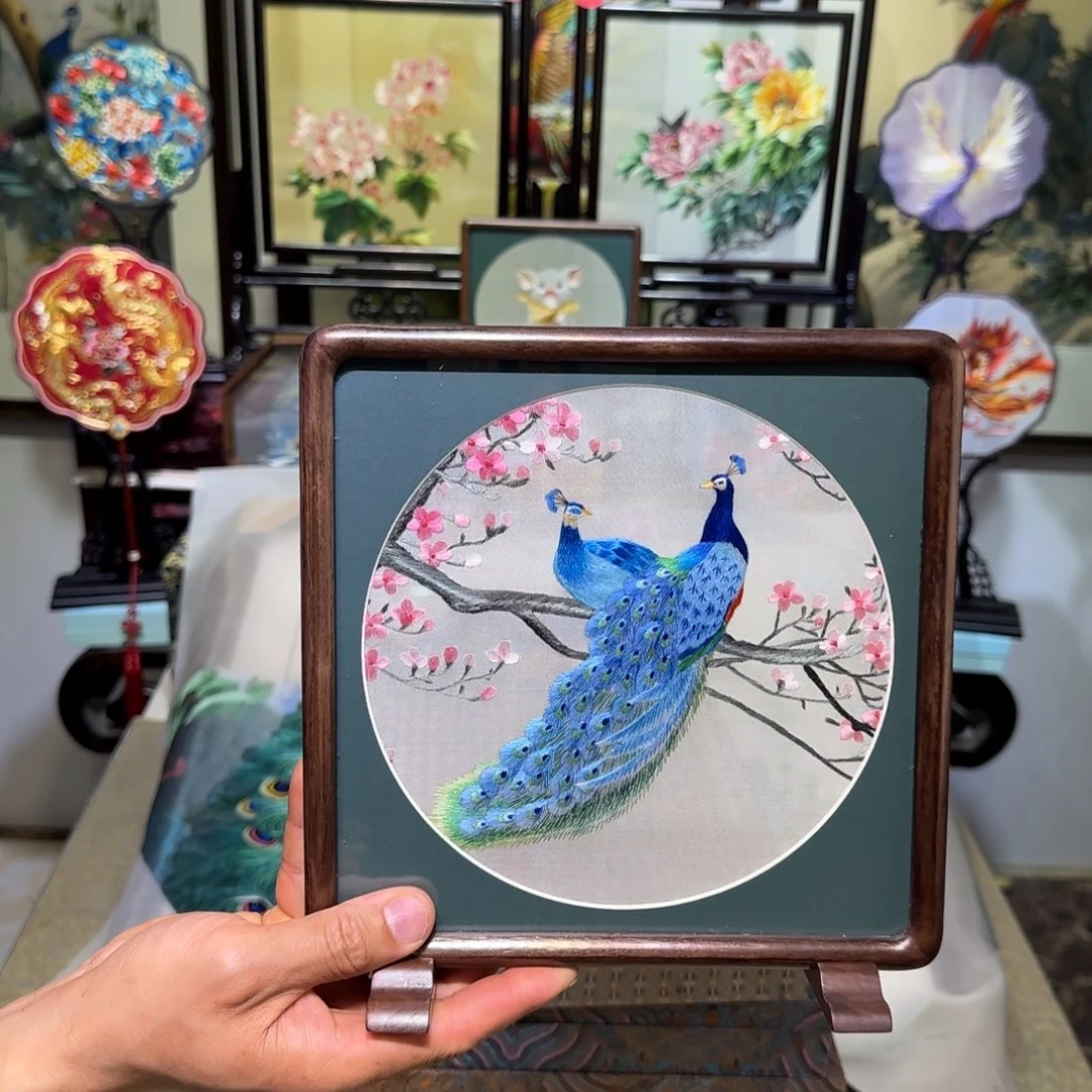 刺绣刺绣工艺精湛异色