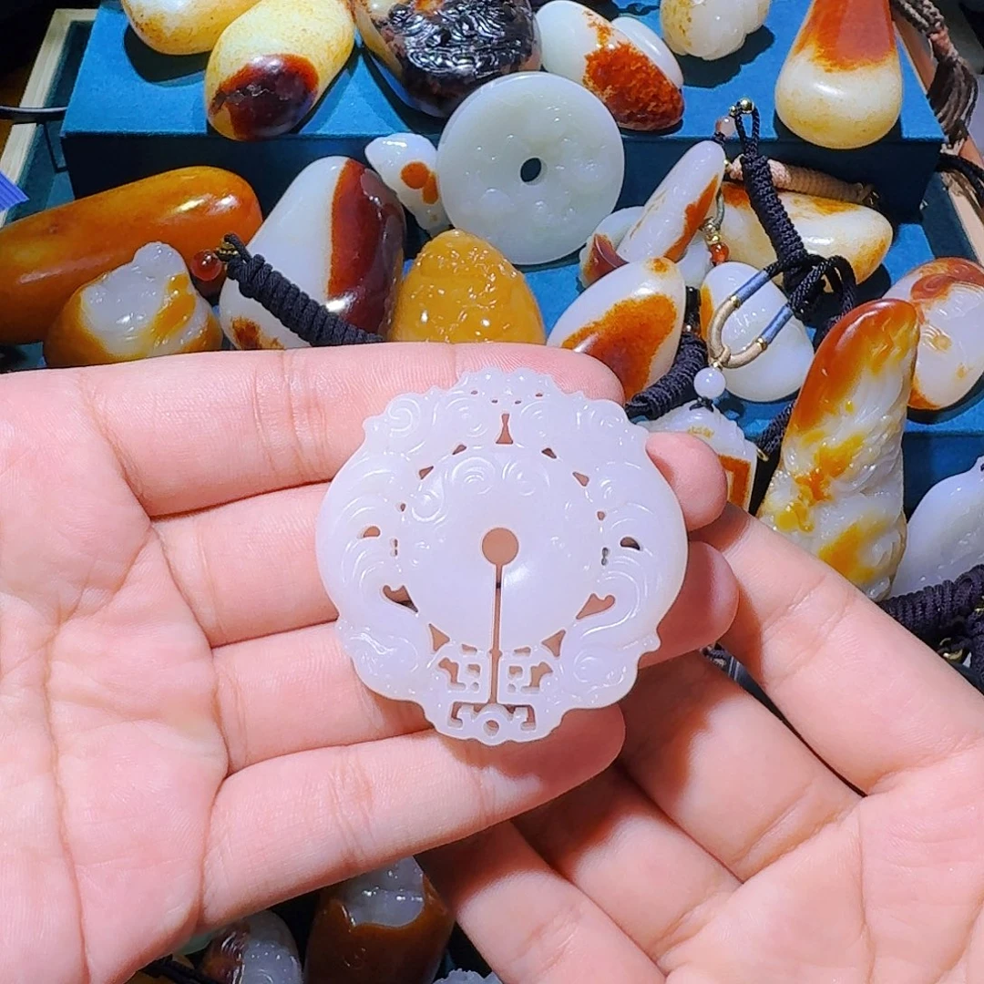 和田玉未镶嵌吊坠(不含链)