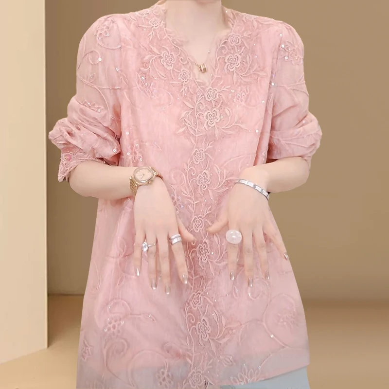 新中式蕾丝设计粉色衬衫女2026春秋设计感洋气减龄宽松复古上衣